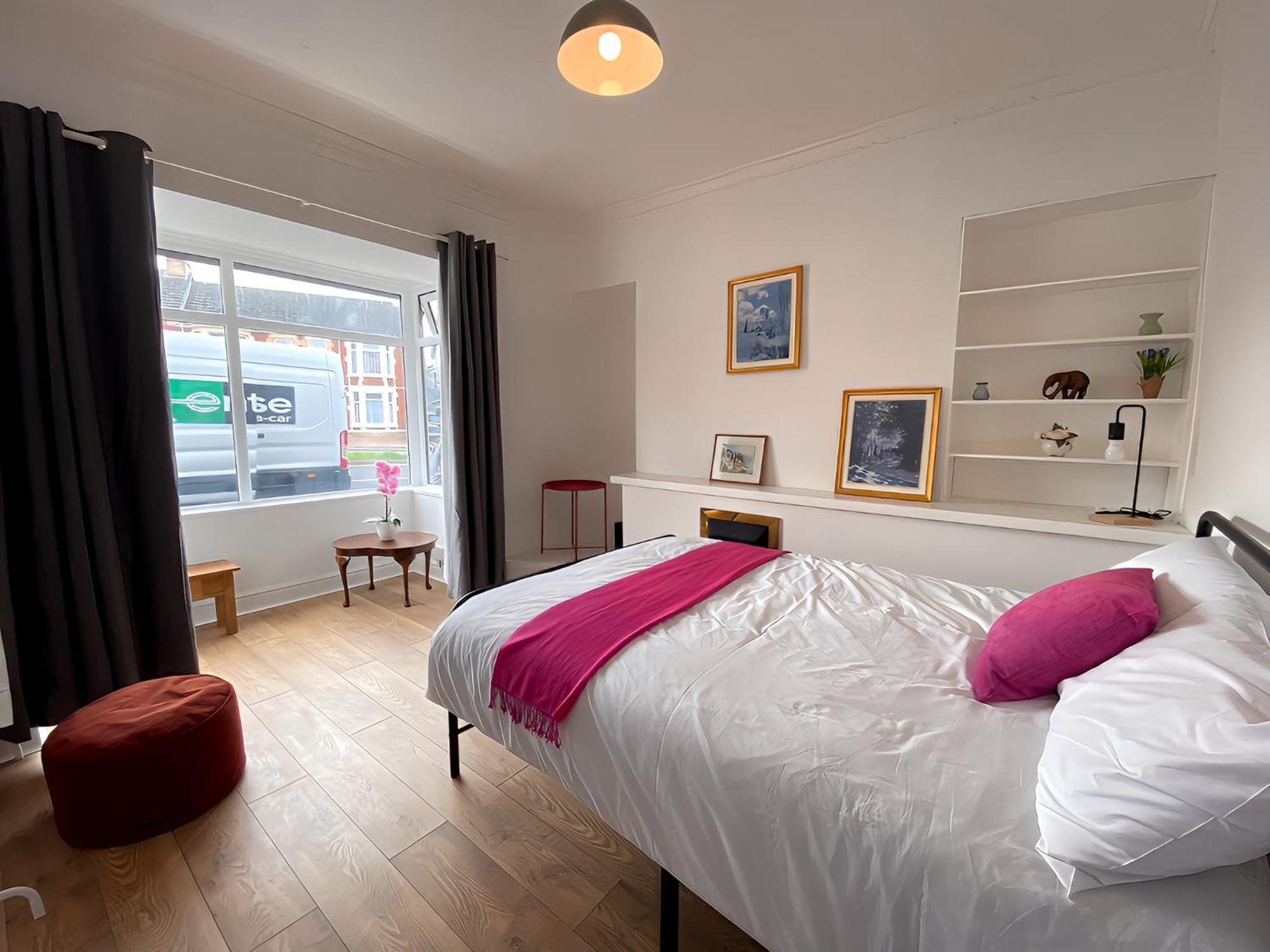 4-Bedroom Home - Perfect For Those Working In Bridgend - By Tailored Accommodation Exterior foto