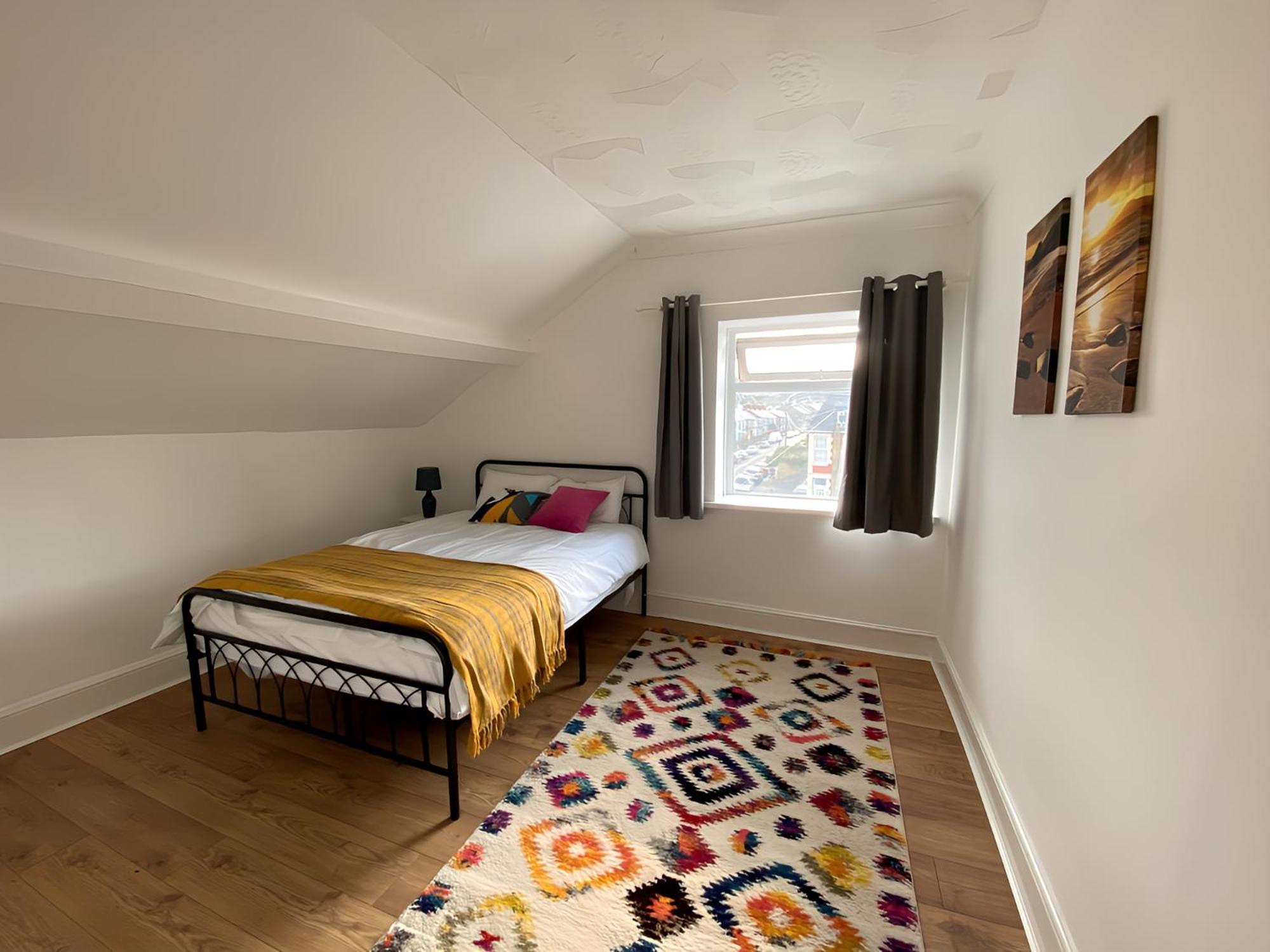 4-Bedroom Home - Perfect For Those Working In Bridgend - By Tailored Accommodation Exterior foto
